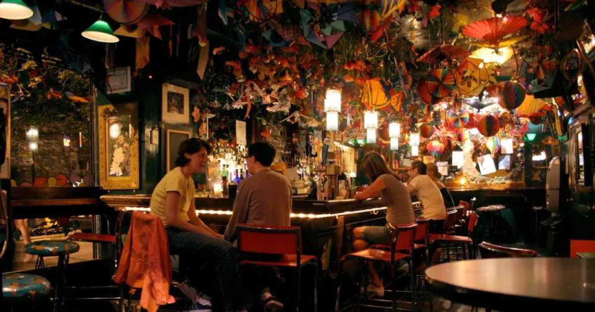 Cubbyhole Bar